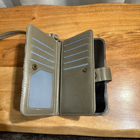 iPhone 10 Magnetic phone case +wallet! Like new! Case and magnetic wallet case! - Picture 2 of 7